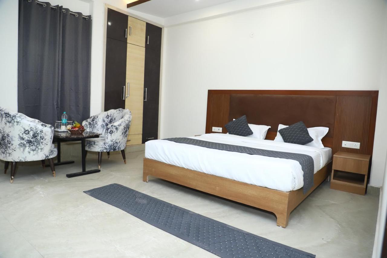Lyf Corporate Suites - Noida Sector 19 Eksteriør billede