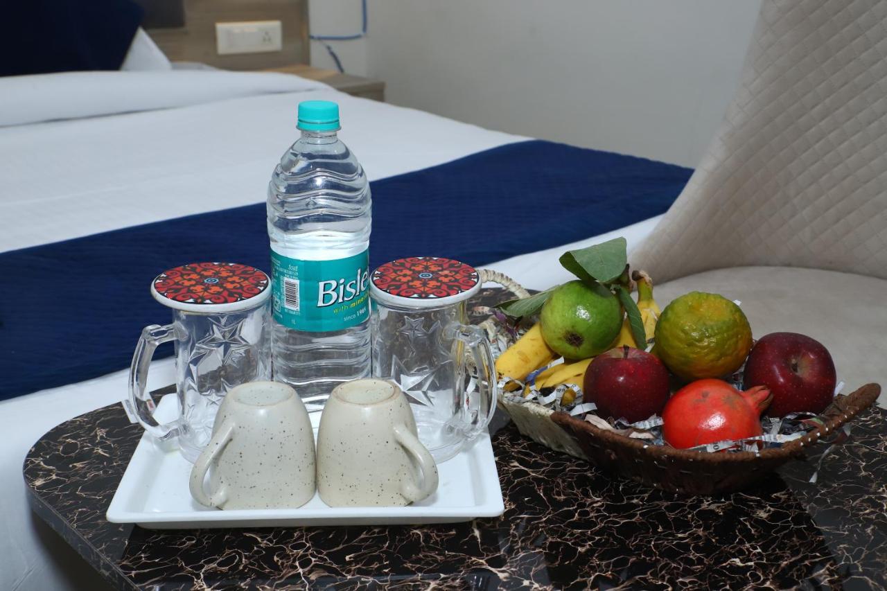 Lyf Corporate Suites - Noida Sector 19 Eksteriør billede