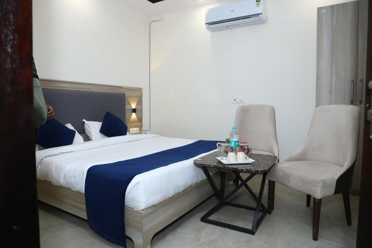 Lyf Corporate Suites - Noida Sector 19 Eksteriør billede