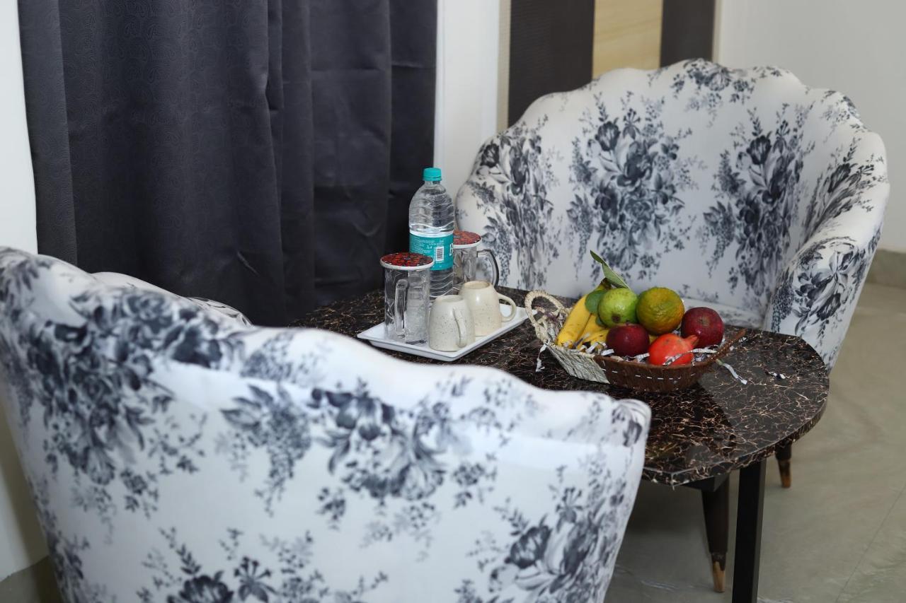 Lyf Corporate Suites - Noida Sector 19 Eksteriør billede