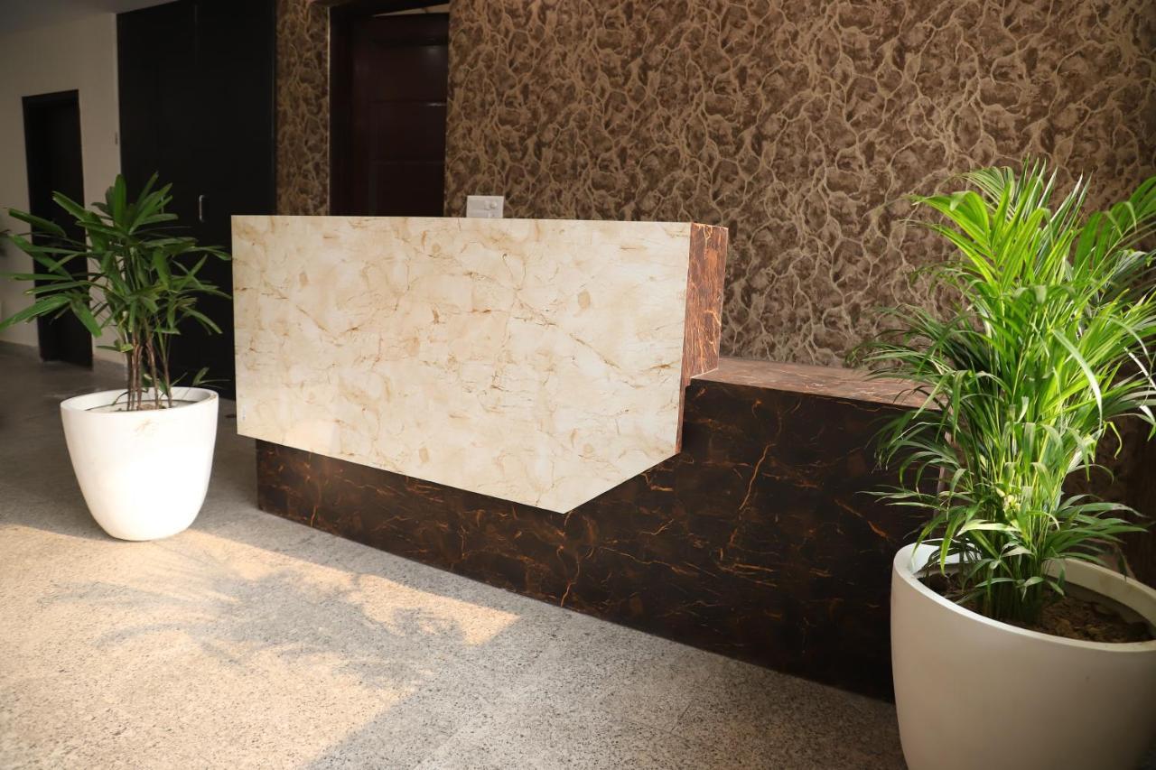 Lyf Corporate Suites - Noida Sector 19 Eksteriør billede