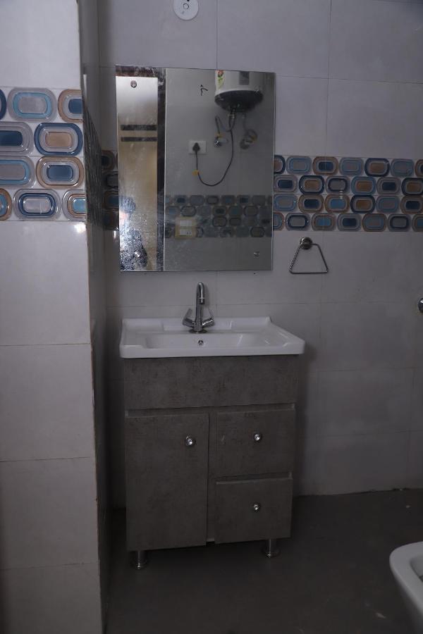 Lyf Corporate Suites - Noida Sector 19 Eksteriør billede