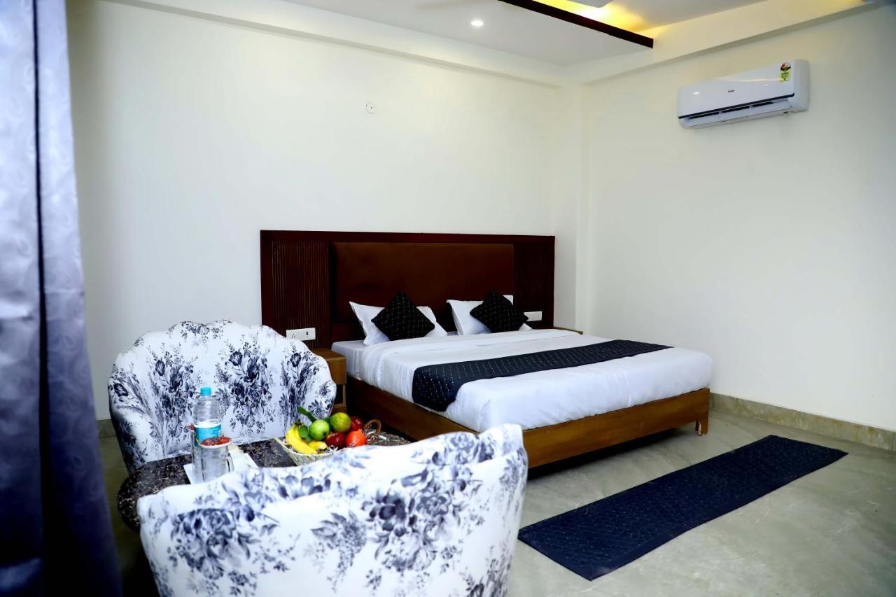 Lyf Corporate Suites - Noida Sector 19 Eksteriør billede
