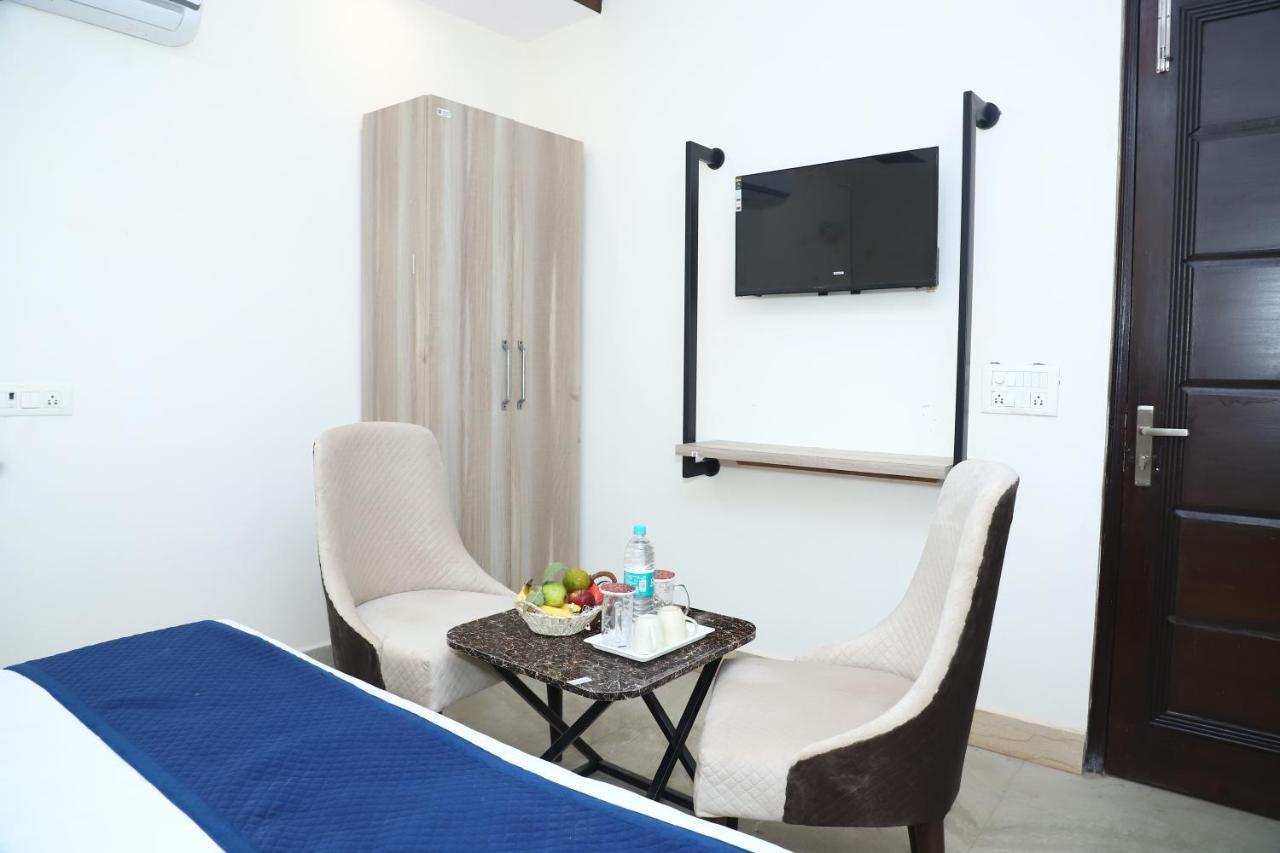 Lyf Corporate Suites - Noida Sector 19 Eksteriør billede